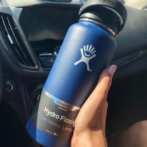 SOLD • NWT Hydroflask!